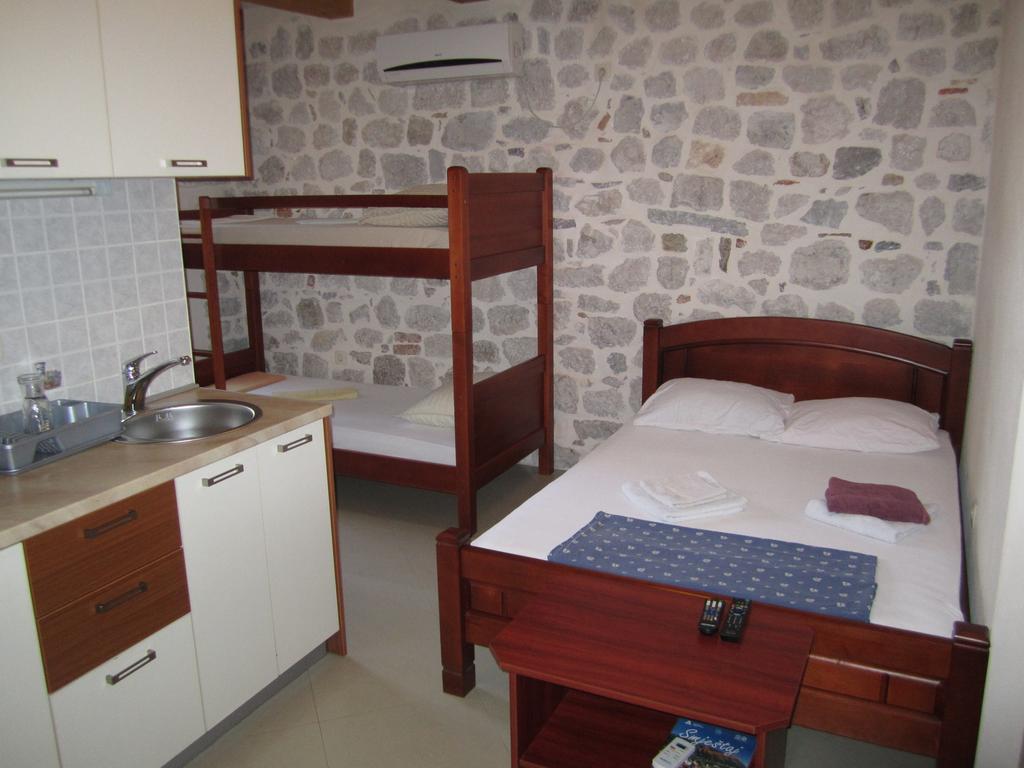Apartments Dukic Kotor Zimmer foto
