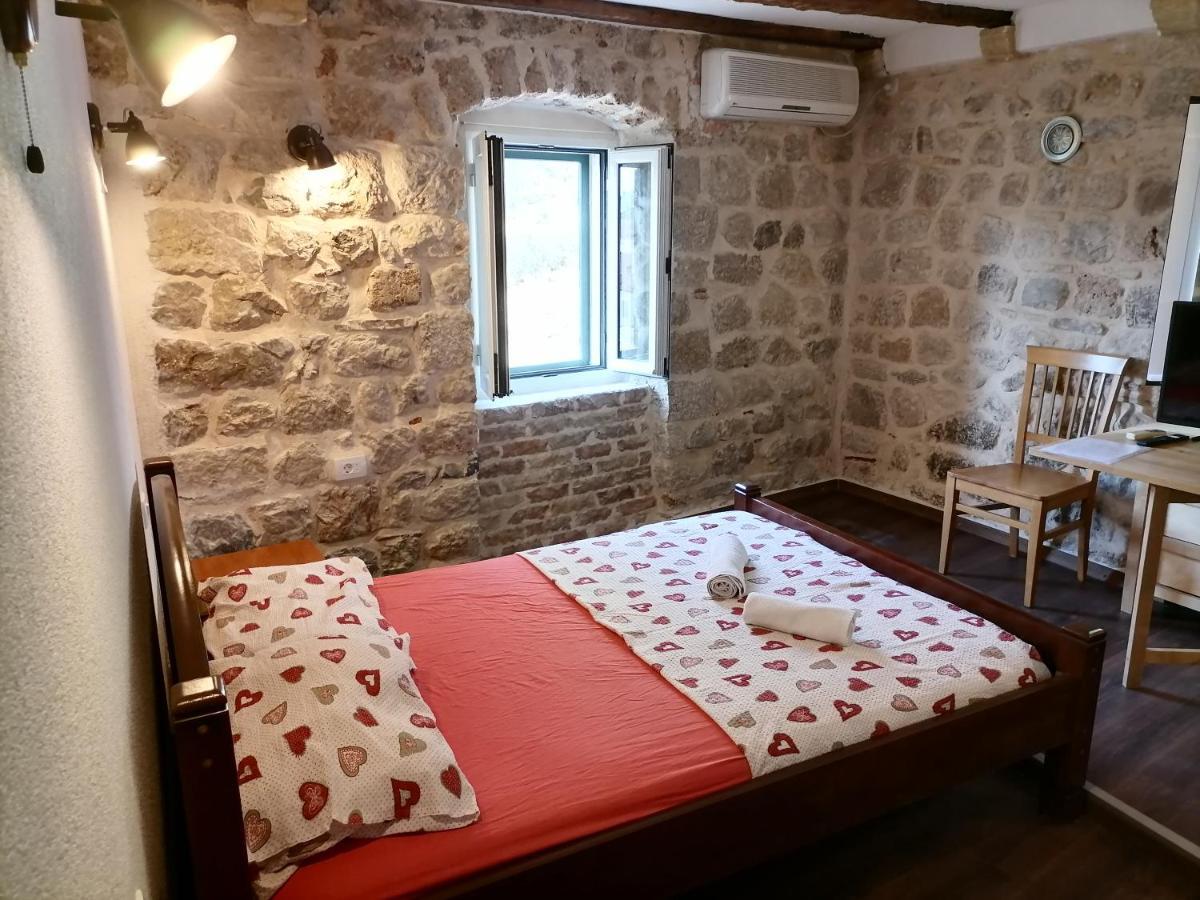 Apartments Dukic Kotor Zimmer foto