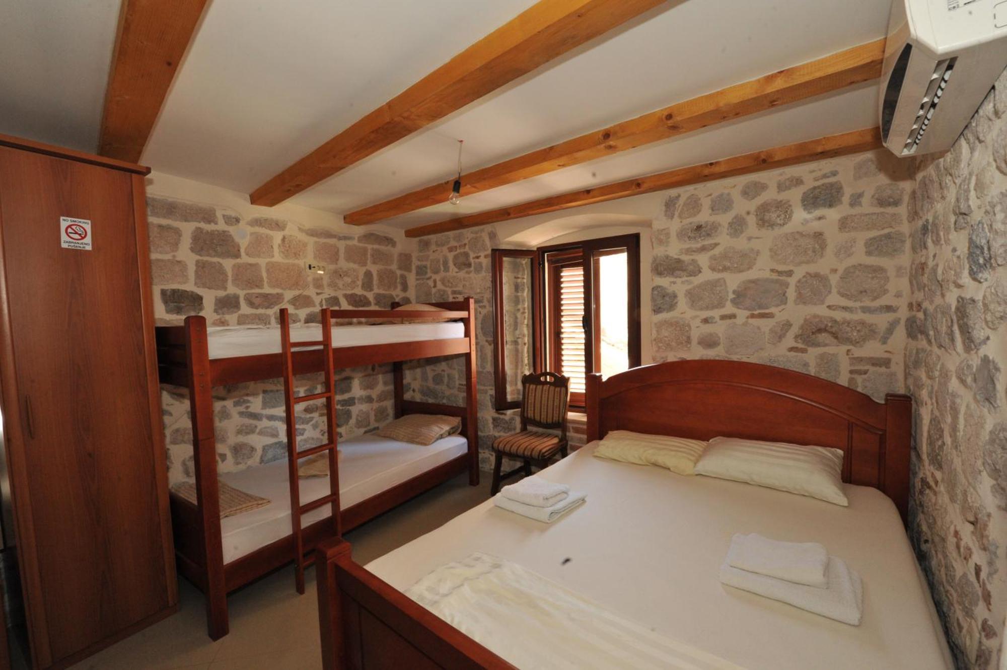 Apartments Dukic Kotor Zimmer foto